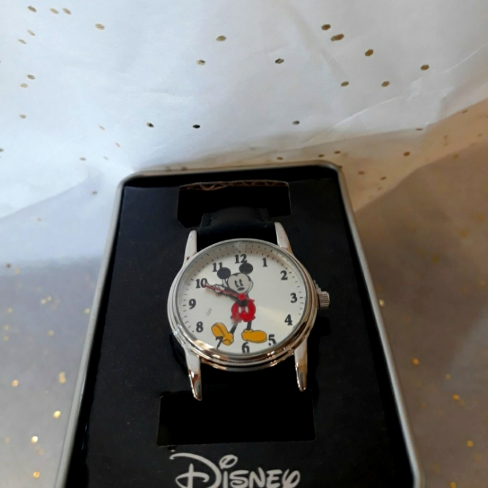 Mickey Mouse Watch - Picture 2 of 3